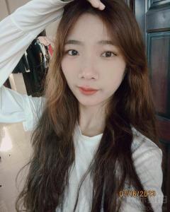 卖小女孩的秋