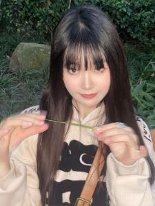 井野寻子.
