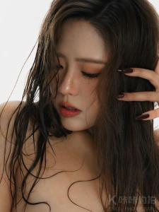 模特希希
