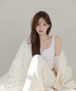 美女泡饭