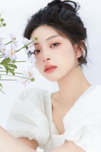 女摄十一