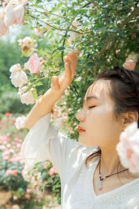 SHE YI