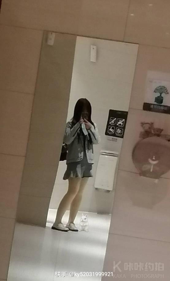 椰子味的月月