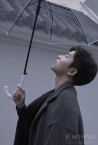 风吹散了云烟