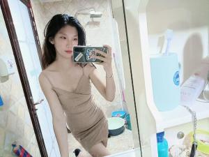 短辫姑娘