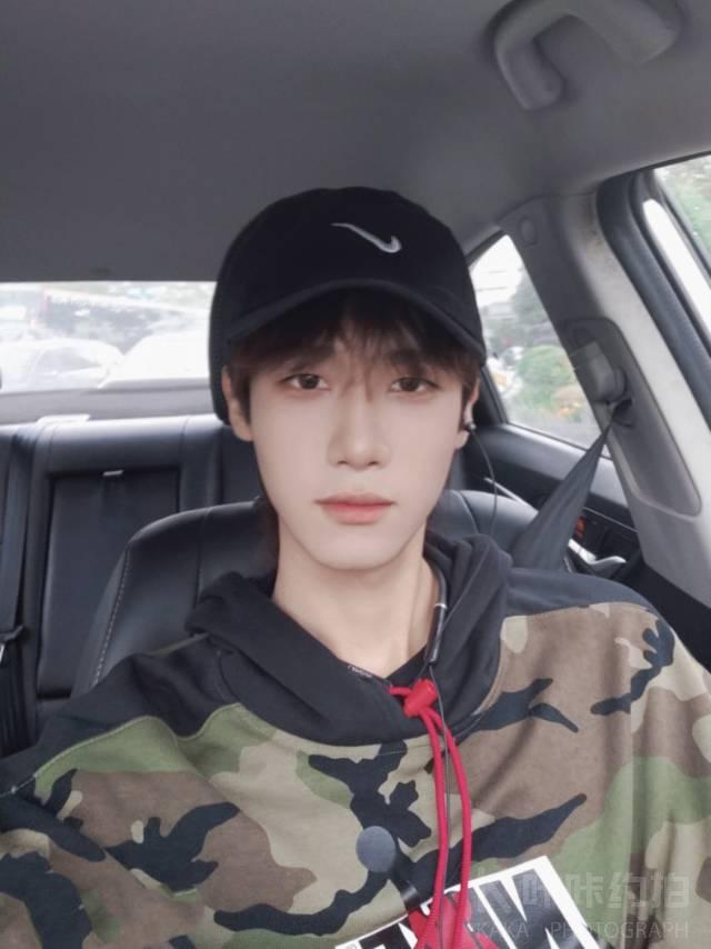 小李很拽