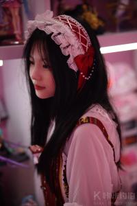 玲.