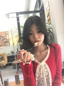 李