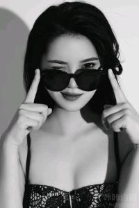小D