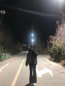 彤