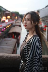白天不与黑夜