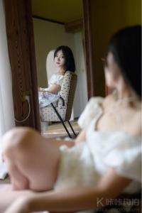 依依