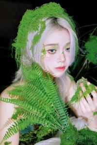 熠