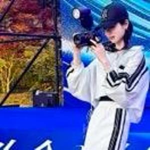 女摄陈果