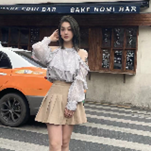 美女泡饭