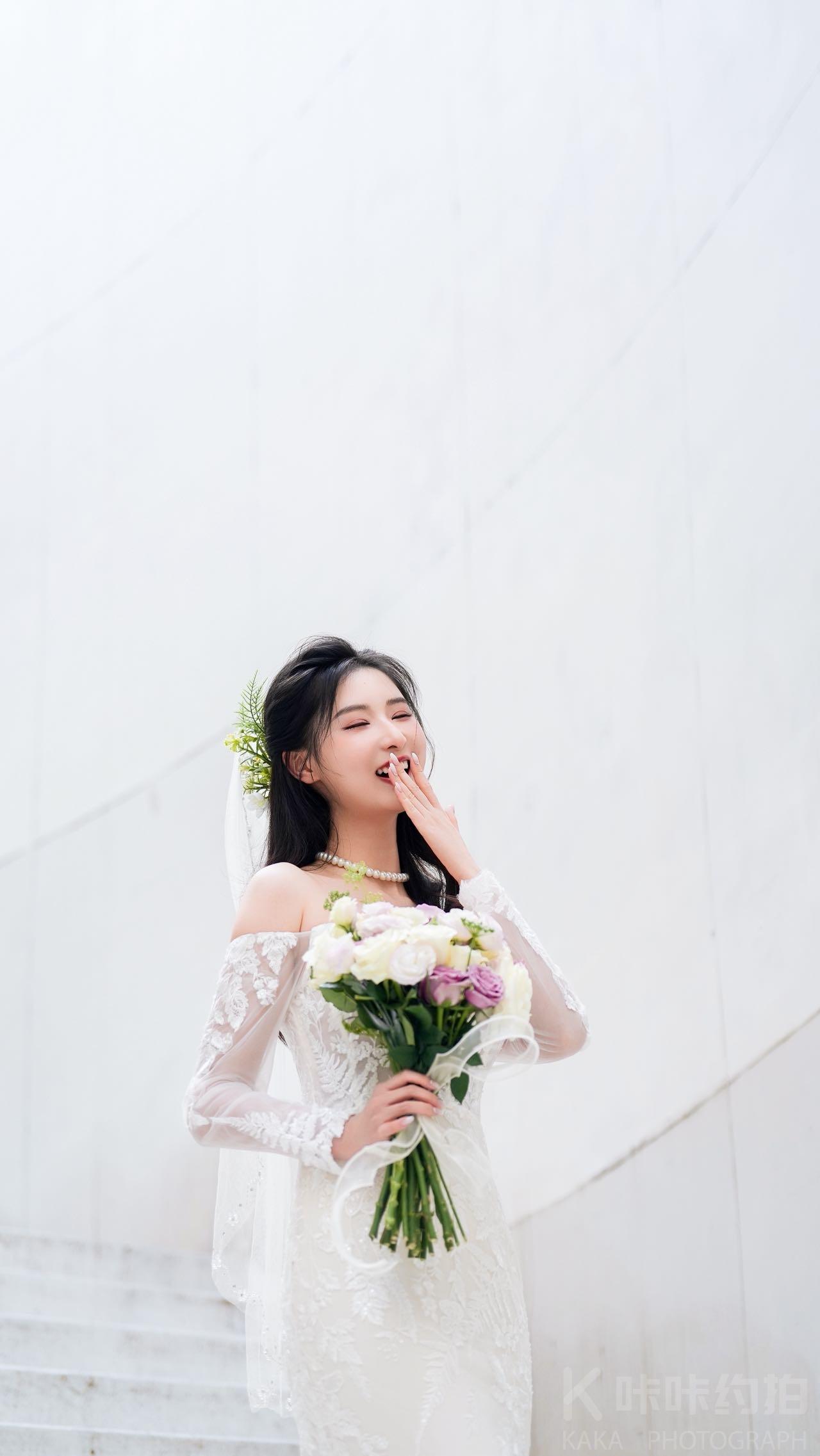 女摄陈果