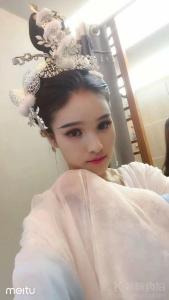 伶煊