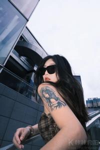 L