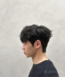 东君