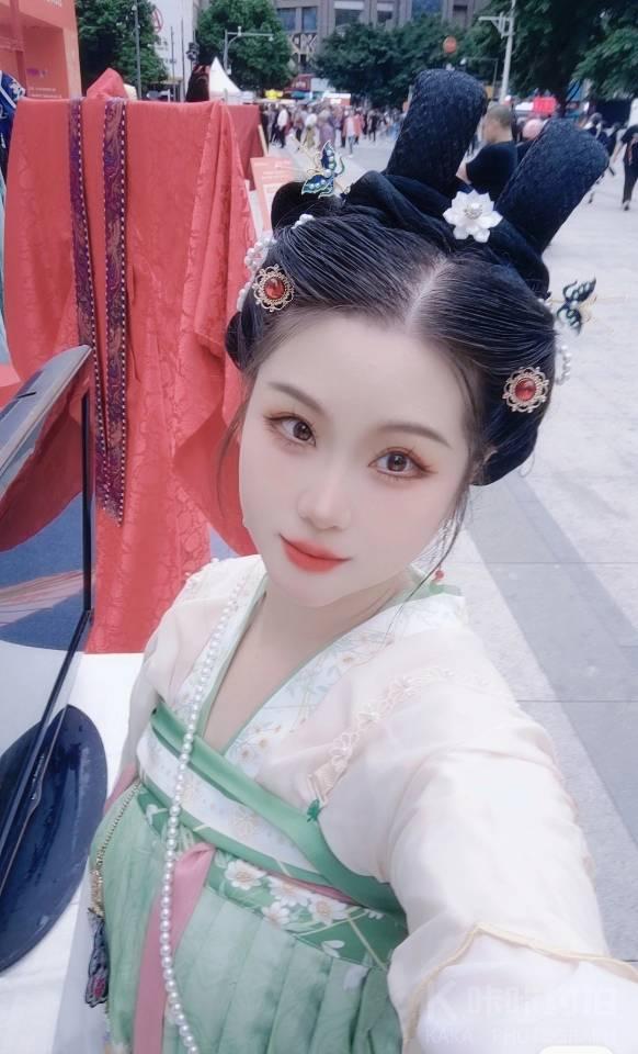 夏莹莹