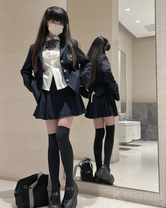 克莱因蓝