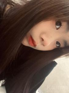 小Y.