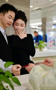 白爱人是女摄