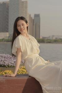 梅里