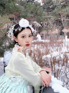 依依