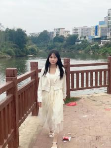 何水玲