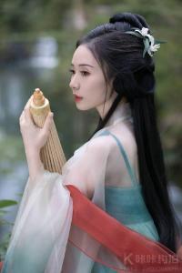 墨炎辰