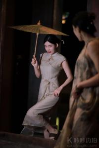 月