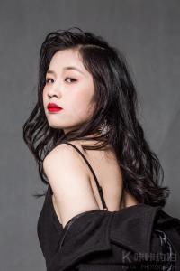 邓妍彤