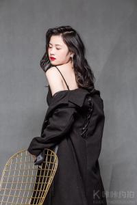 邓妍彤