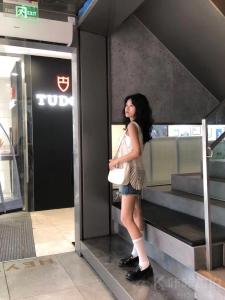 温郁