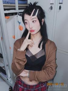 丽丽很困