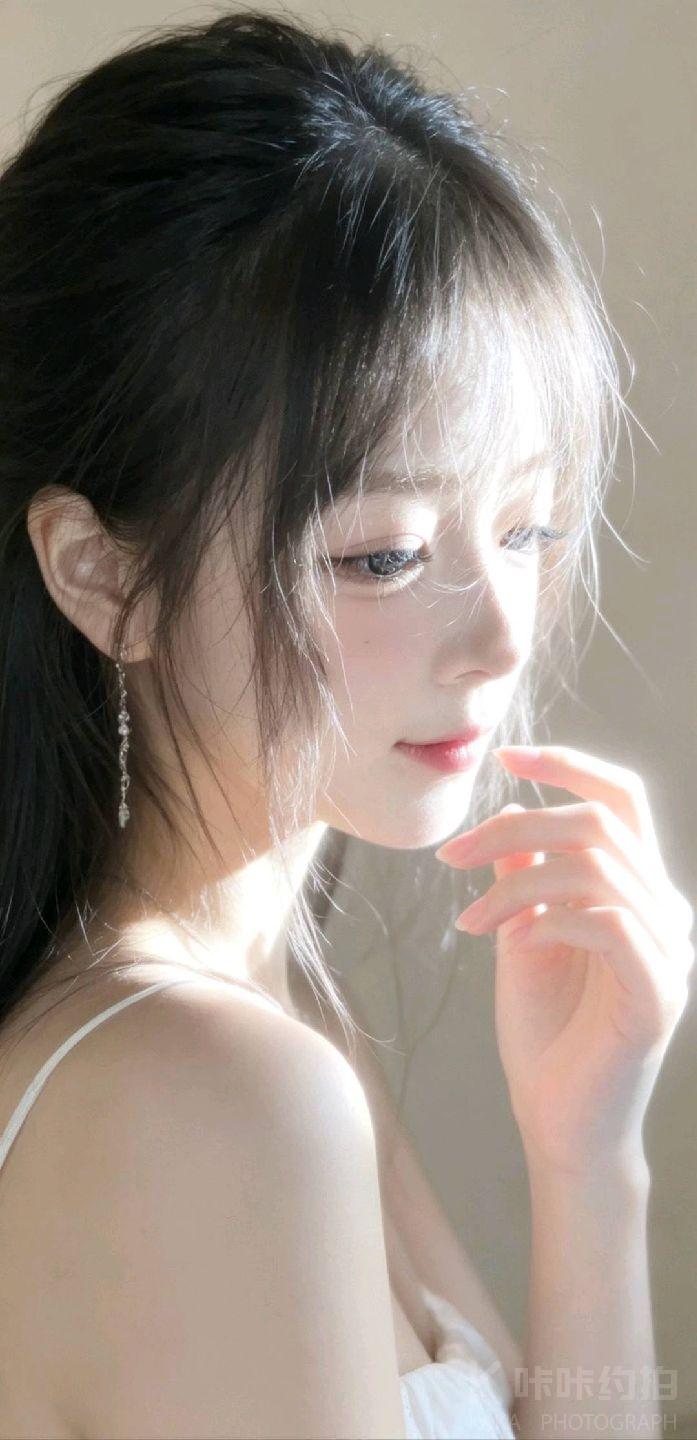 女