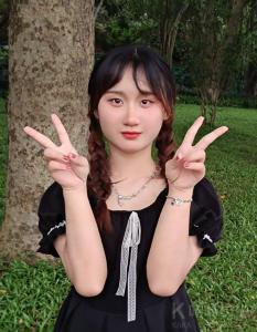 子月君君