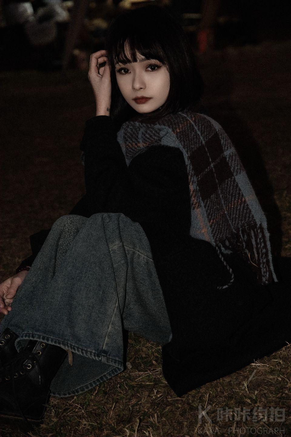 依依
